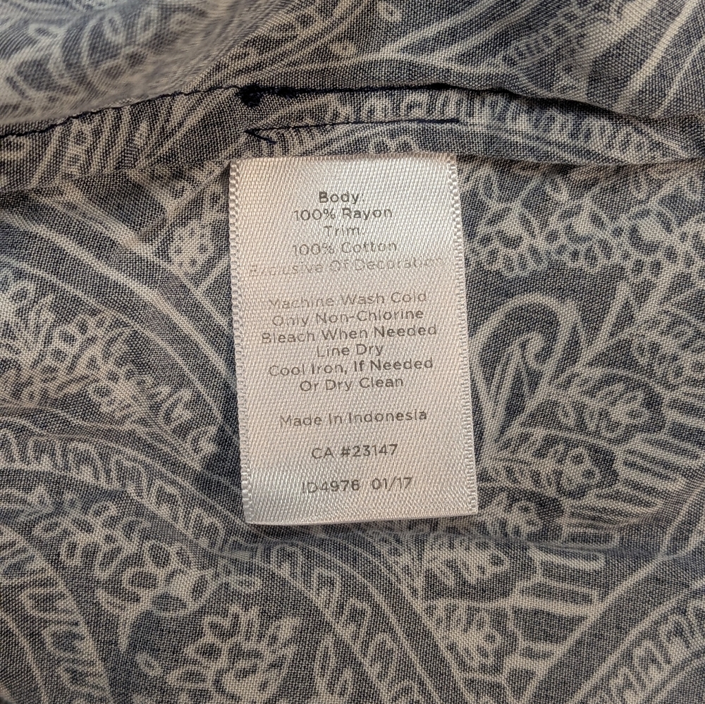 Lot Set Of 3 Sleeveless Talbots Flowy Tank Tops Shades Of Blue & White Size M - Picture 13 of 13